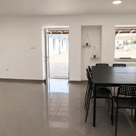 With Pool - 1 Km From Rosário - 30 Min From Airport * Moita (Setubal)