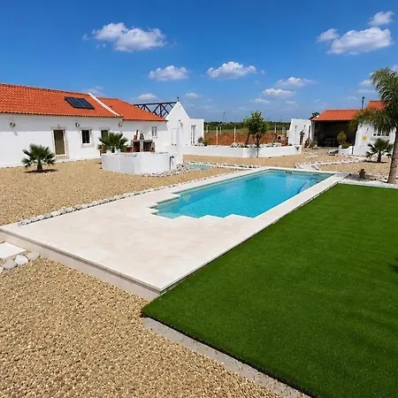 Villa With Pool - 1 Km From Rosário - 30 Min From Airport Moita (Setubal)